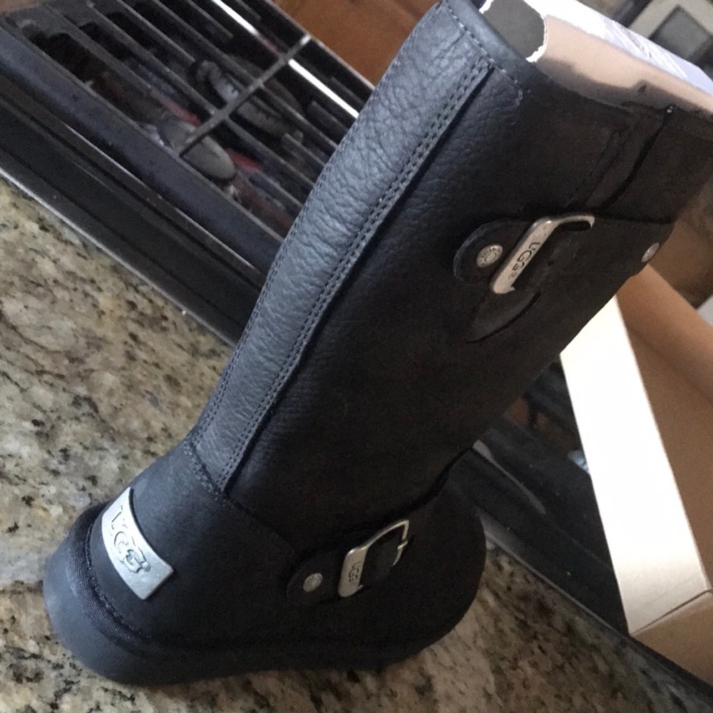 BRAND NEW IN BOX. Size 7 UGG Sutter black boots.